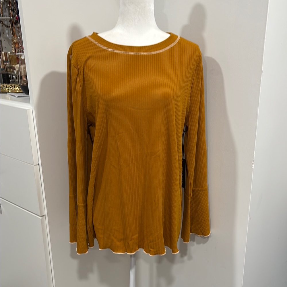 Doe & Rae Gold Relaxed Long Sleeve Sweatshirt